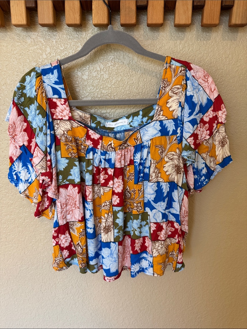 Ces Femme Multicolor Patchwork Floral Square-Neck Crop Top